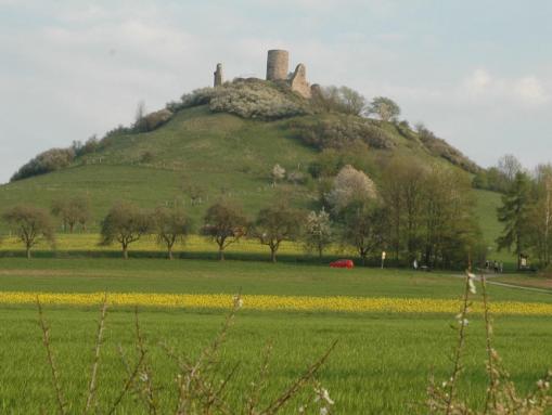 Desenberg, ein erloschener Vulkan mit Burg