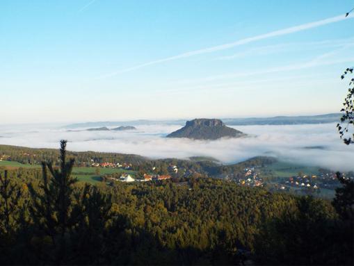 Blick auf Kurort Gohrisch mit Lilienstein