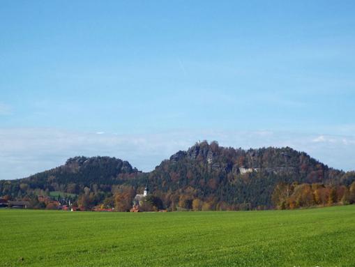 Papstein mit Papstdorfer Kirche