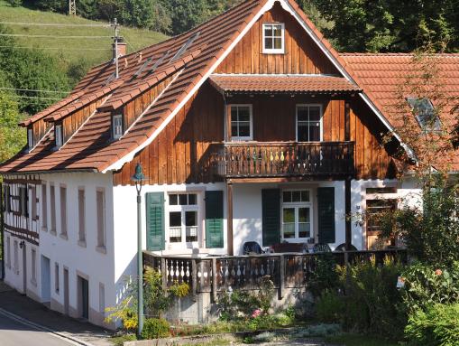 Alte Schule Deggenhausen, Aachstraße 39