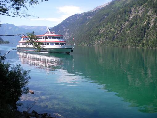 Ausflugsschiff auf dem Achensee