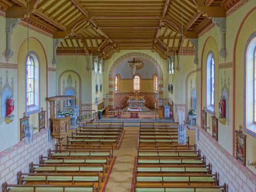 Pfarrkirche Seliger Bernhard von Baden innen