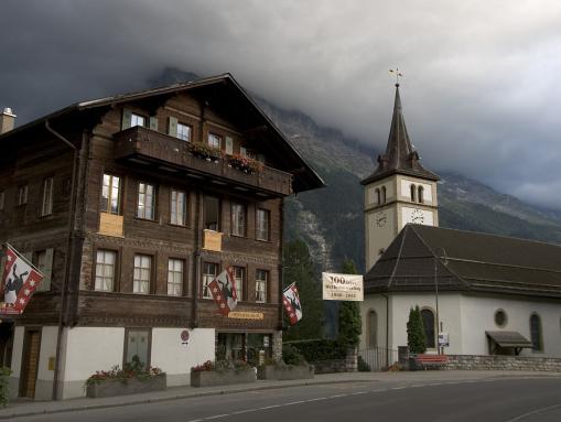 Heimatmuseum im Talhaus, rechts ...