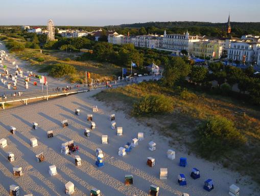 Strand und Promenade in Ahlbeck, OT Heringsdorf