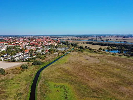 Tangermünde (8 km vom Ortsteil Buch entfernt)