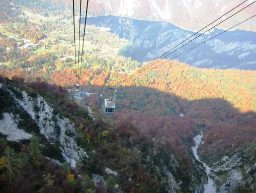 Seilbahn von Ukanc hinauf zum Berg Vogel