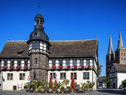 Historisches Rathaus und St. Kiliani-Kirche