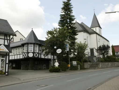Kirche St. Antonius im Ortsteil Oberschledorn