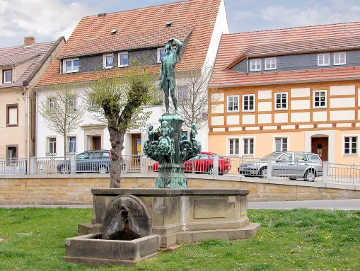 Traubenbrunnen am Markt
