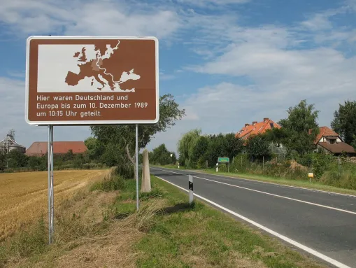 Tafel an der L1005 bei Gleichen-Vogelsang