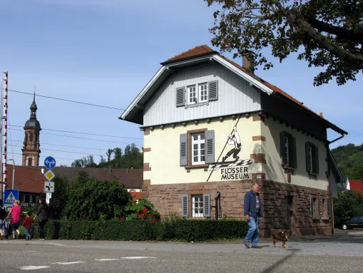 Flößermuseum, li. Turm von St. Marien