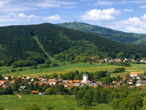 Bad Tabarz am Fuße des Großen Inselsbergs im Thüringer Wald