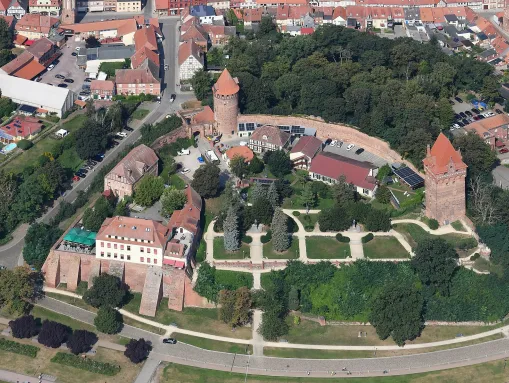 Luftbild der Burg Tangermünde