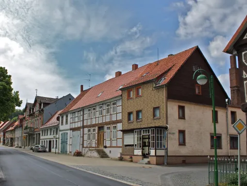 Ortsdurchfahrt in Wrisbergholzen