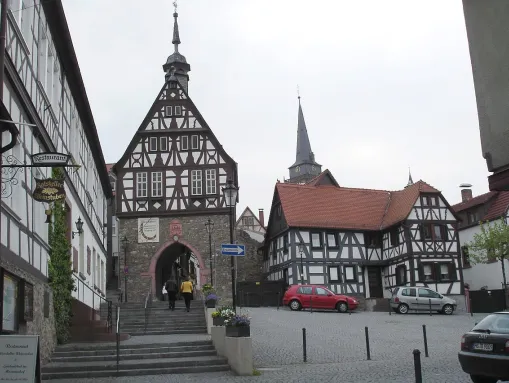 Blick auf Altes Rathaus und St. Ursula