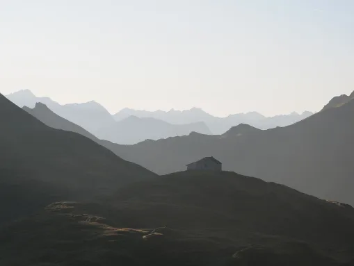 Die Tilisuna Zollhütte morgens um 7 Uhr