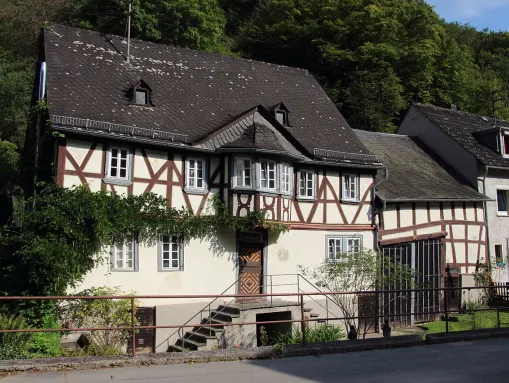 Tiefenbachstr. 18, Fachwerk-Streckhof, angbl. 1558
