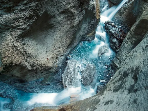 Blick in die tief eingeschnittene Cholerenschlucht