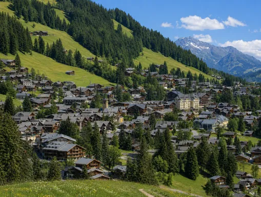 Adelboden im Talschluss des Engstligentals im Berner Oberland