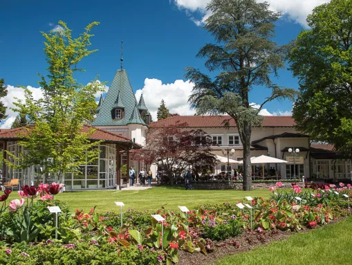 Das Kurhaus im malerischen Kurpark
