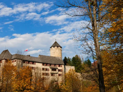 Das historische Schloss Matzen aus dem 12. Jhd. - zwischen Brixlegg und Reith im Alpbachtal