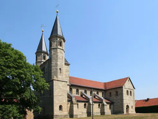 Die Basilika St. Gangolf in Großlohra (Ortsteil Münchenlohra), 