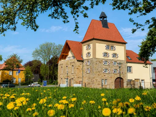 Das „Hilter Türmchen“ - Früher die Alte Marmeladenfabrik (1917). Heute ein modernes Pflegezentrum. 