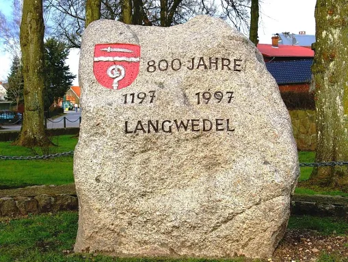 Monolith mit Ortswappen: 1997 an der Hörn aufgestellt