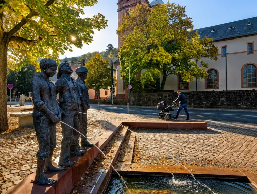 Der Staffelbrunserbrunnen (im Volksmund oft „Brunsenbrunnen“ genannt)