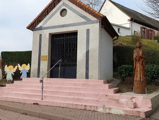 Marienkapelle von Munchhausen, kleine Andachtskapelle unweit des Ortskerns