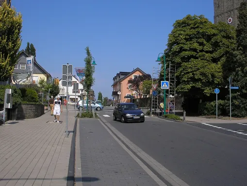 Hauptstrasse in Neunkirchen, Höhe Pfarrkirche St. Margareta
