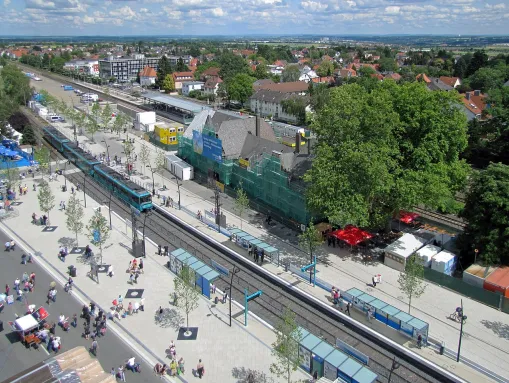 Bahnknoten in Oberursel mit S-Bahn-, U-Bahn- und Busanschluss