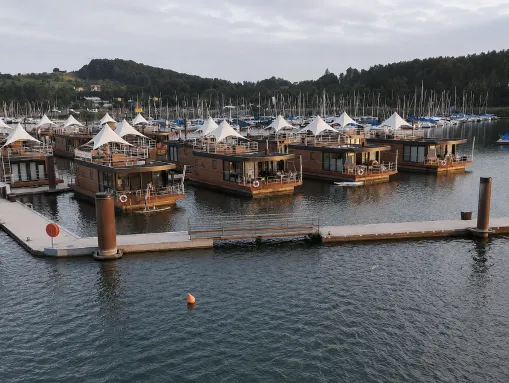 Floating Village Brombachsee im Segelhafen Ramsberg
