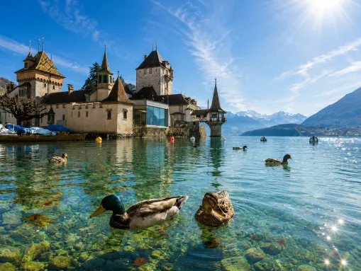 Das historische Schloss Oberhofen am Thunersee nahe Schwarzenegg