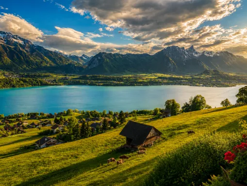 Die alpine Bergkulisse des Berner Oberlandes in der Nähe von Schwarzenegg