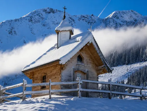 Schönanger Kapelle, am tiefverschneiten Talschluss des Hochtals