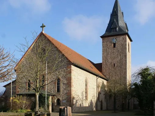Pfarrkirche St. Peter und Paul im Ortsteil Wirtheim